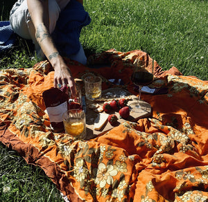 picnic rug wine cheese 